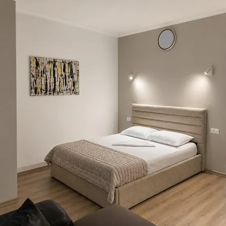 Kerols Elegant With Balcony Appartement